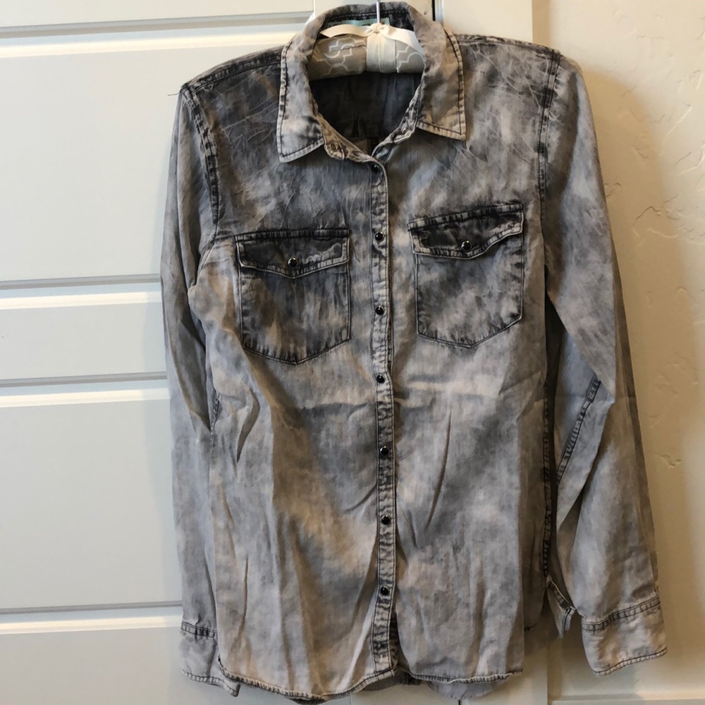 Soft, Stone Wash, Grey Button Up!